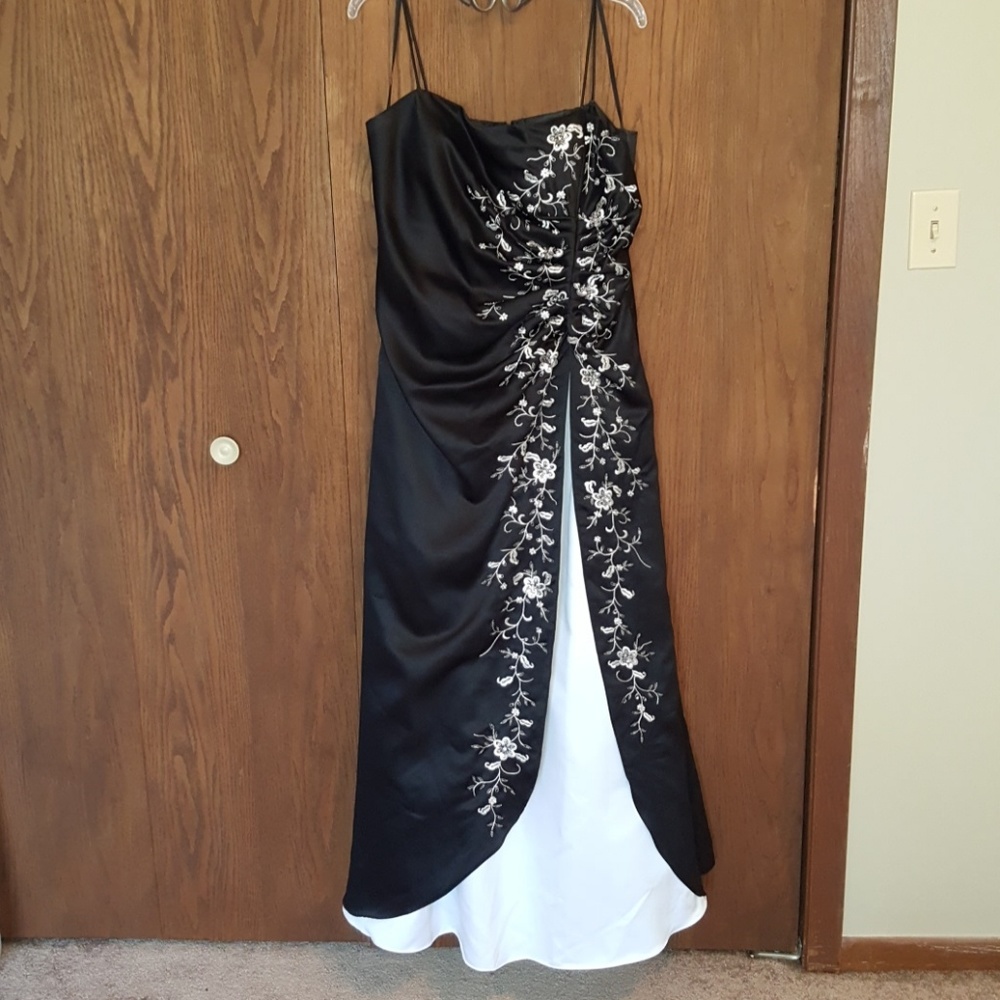 Blondie Nites Prom Dress
